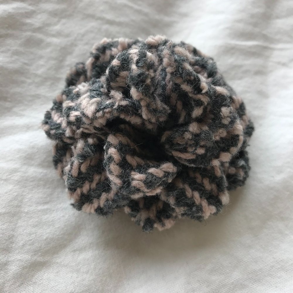 CHANEL  tweed camellia pin